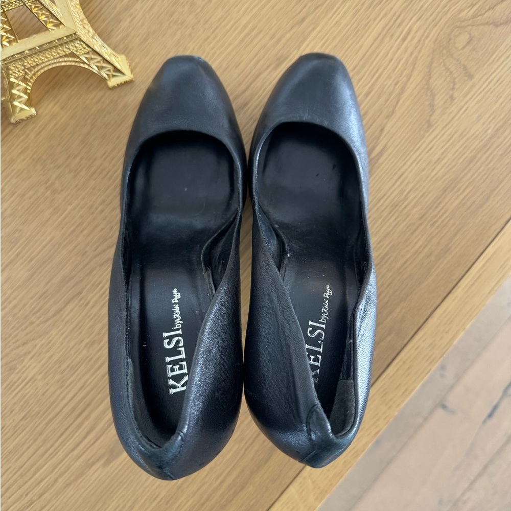 Kelsi Dagger Black High Heel Pumps - Picture 3 of 7